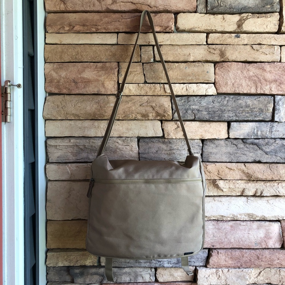 Goodfellow & Co tan laptop bag Like New
